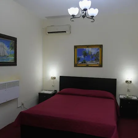 Hotel Haxhiu 2*